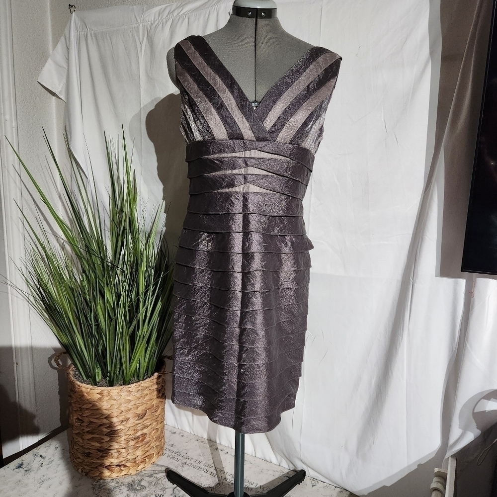 ADRIANNA Papell Sleeveless Shutter Pleat Dress Size 6P